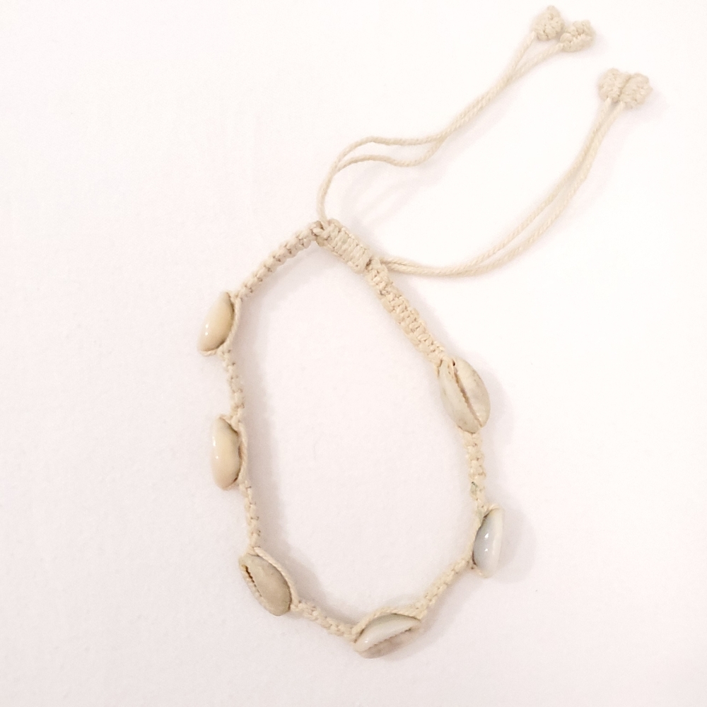 Seashell Braided Bracelet